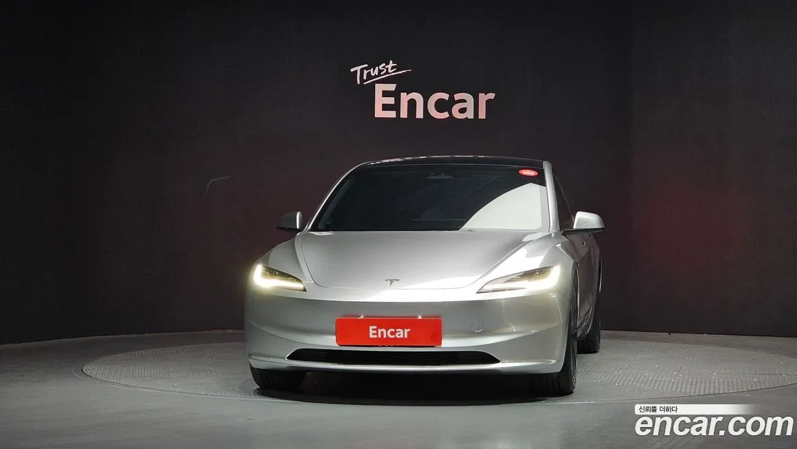Tesla Model 3 2024 из KR, фото 3