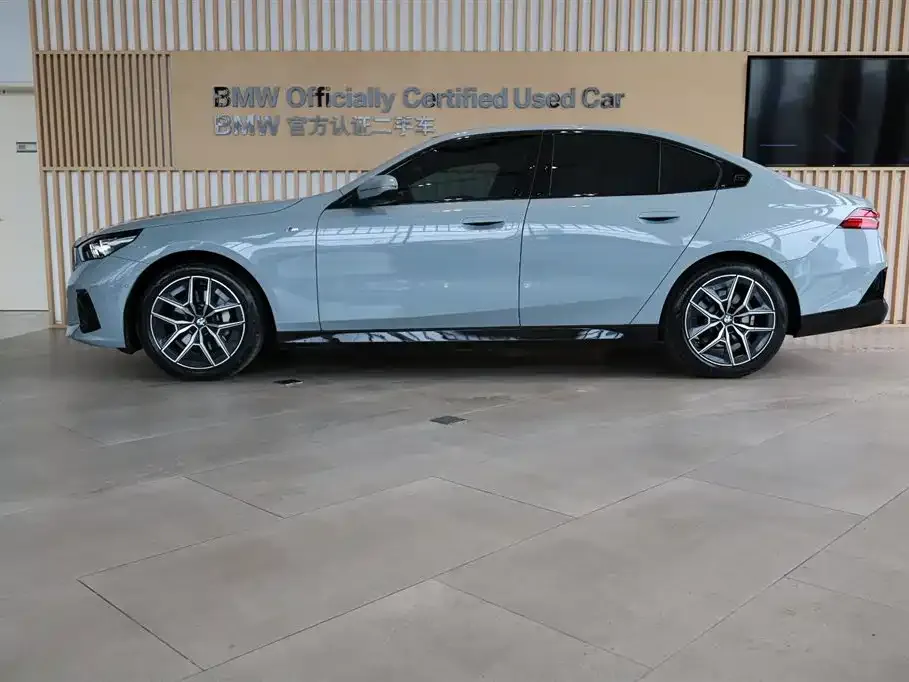 BMW 5 Series (Import) 2025 из CN, фото 8