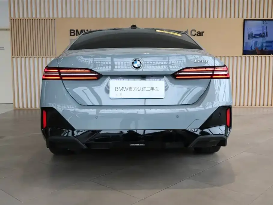 BMW 5 Series (Import) 2025 из CN, фото 6