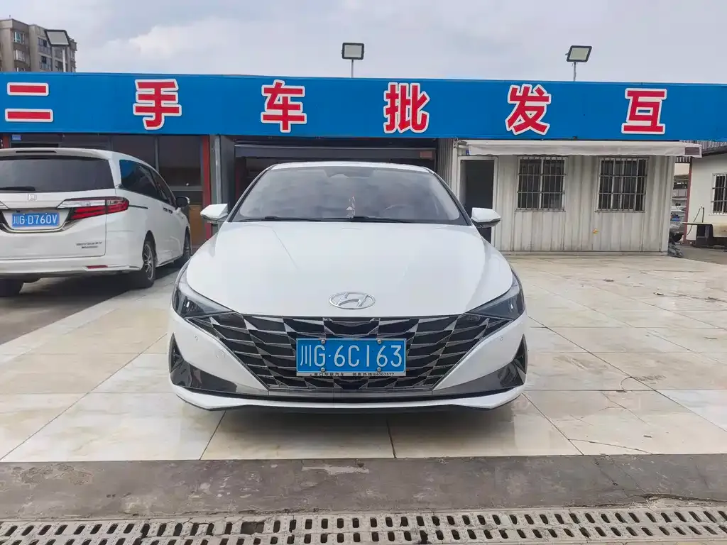 Hyundai Elantra — фото 3