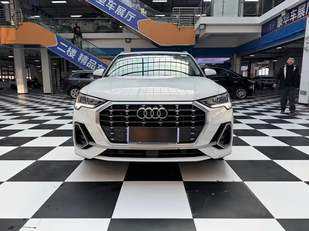 Audi Q3 2021 из CN, фото 3