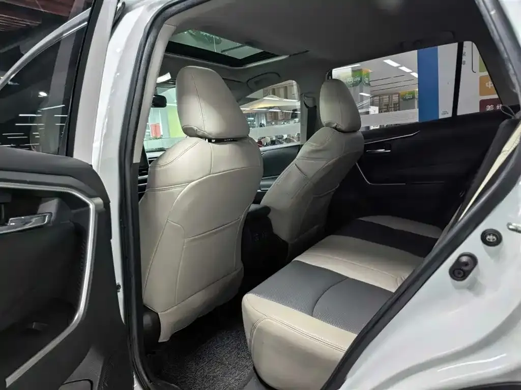 Toyota RAV4 2022 из CN, фото 4