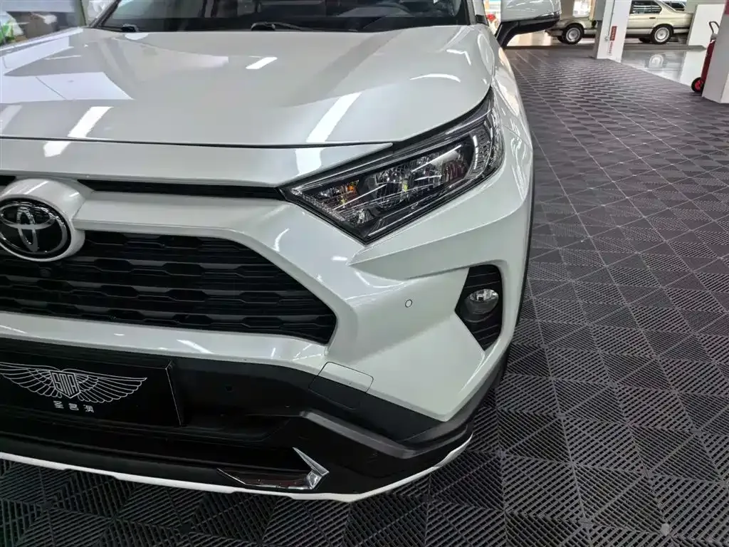 Toyota RAV4 2022 из CN, фото 8