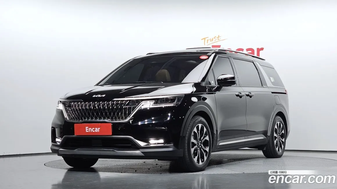 Kia Carnival — фото 1