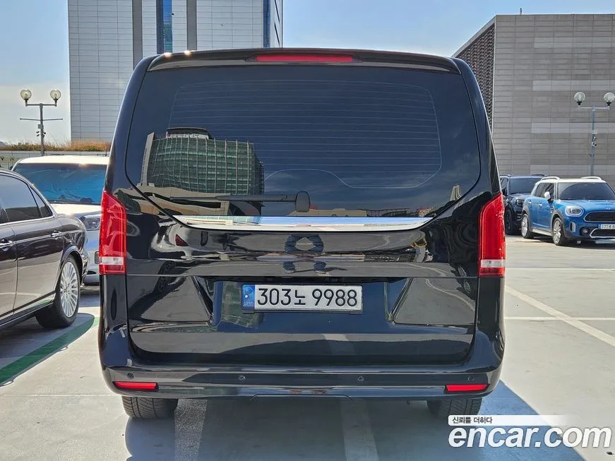 Mercedes-Benz V-Class 2022 из KR, фото 2