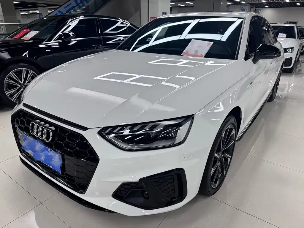 Audi A4L 2023 из CN, фото 1