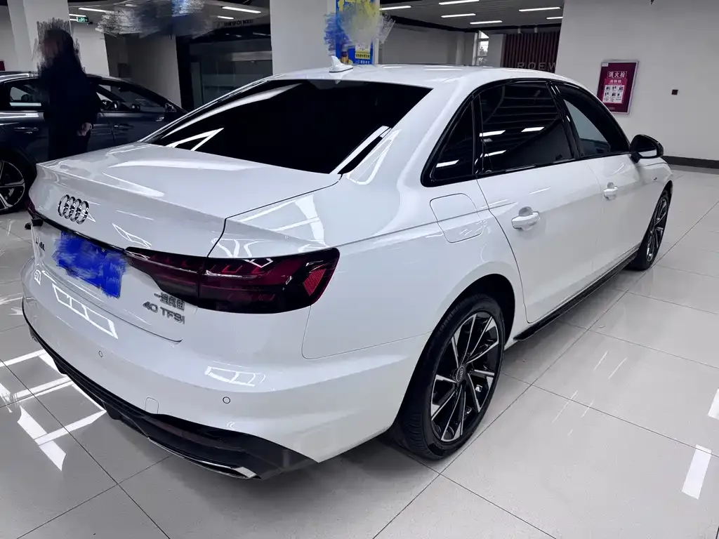 Audi A4L 2023 из CN, фото 5