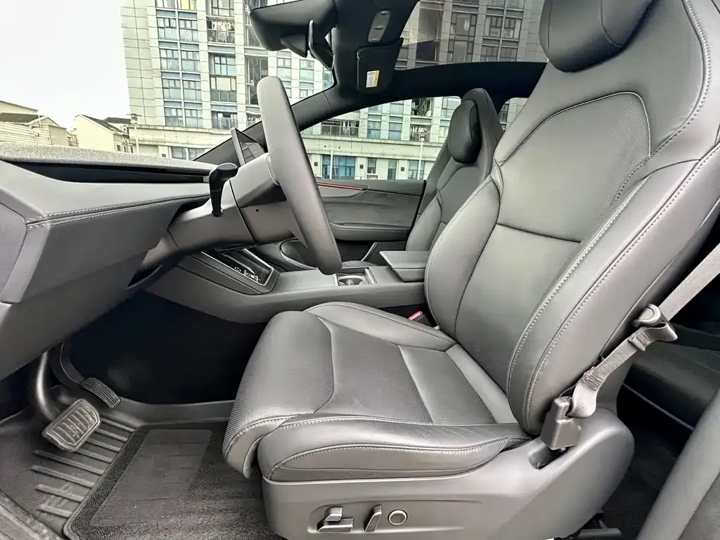 Tesla Model Y L 2025 из CN, фото 8