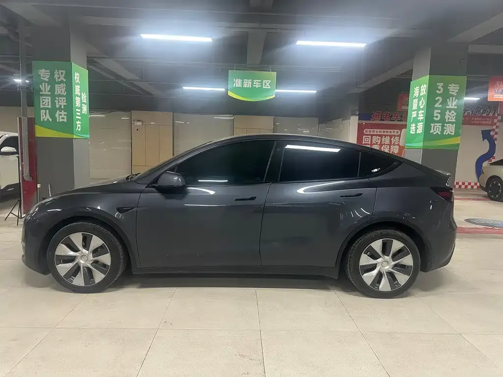 Tesla Model Y — фото 9