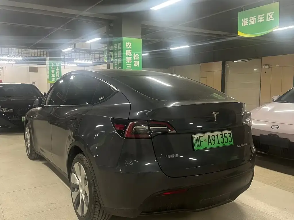 Tesla Model Y — фото 6