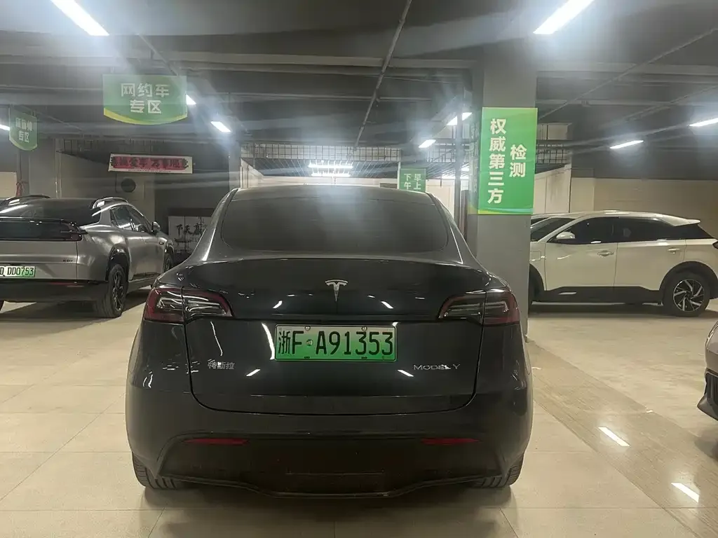 Tesla Model Y — фото 5
