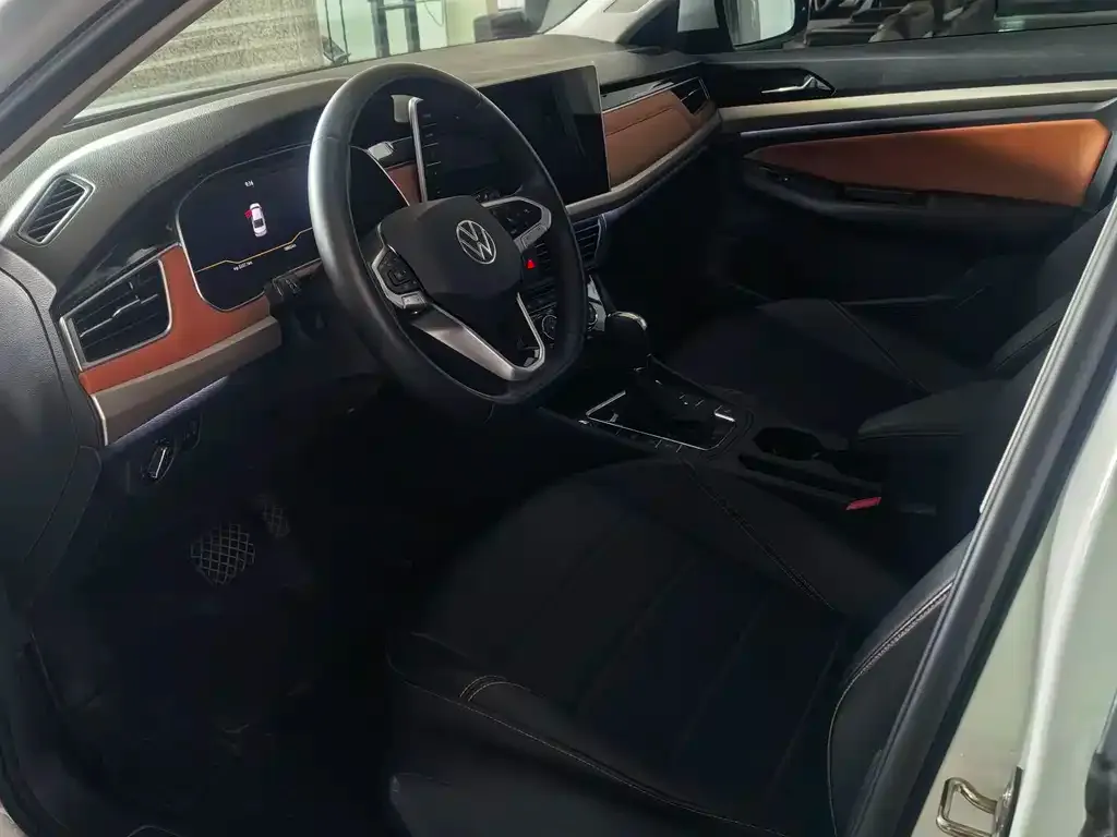 Volkswagen Bora 2024 из CN, фото 4
