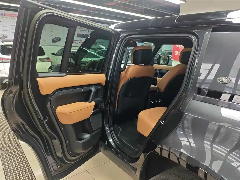Land Rover Defender 2023 из CN, фото 2