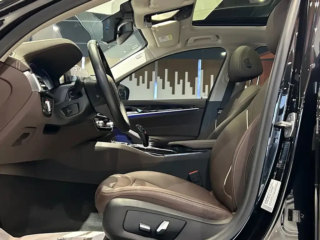 BMW 5 Series — фото 10