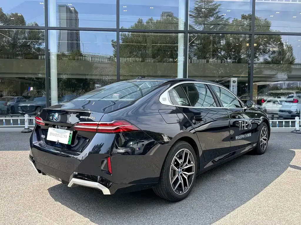 BMW i5 — фото 8