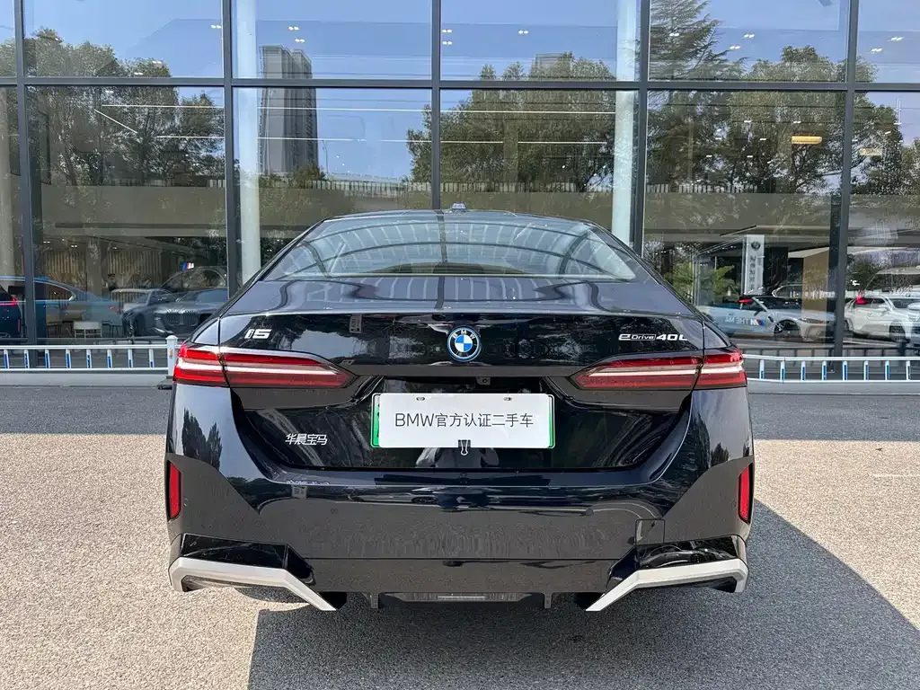 BMW i5 — фото 9
