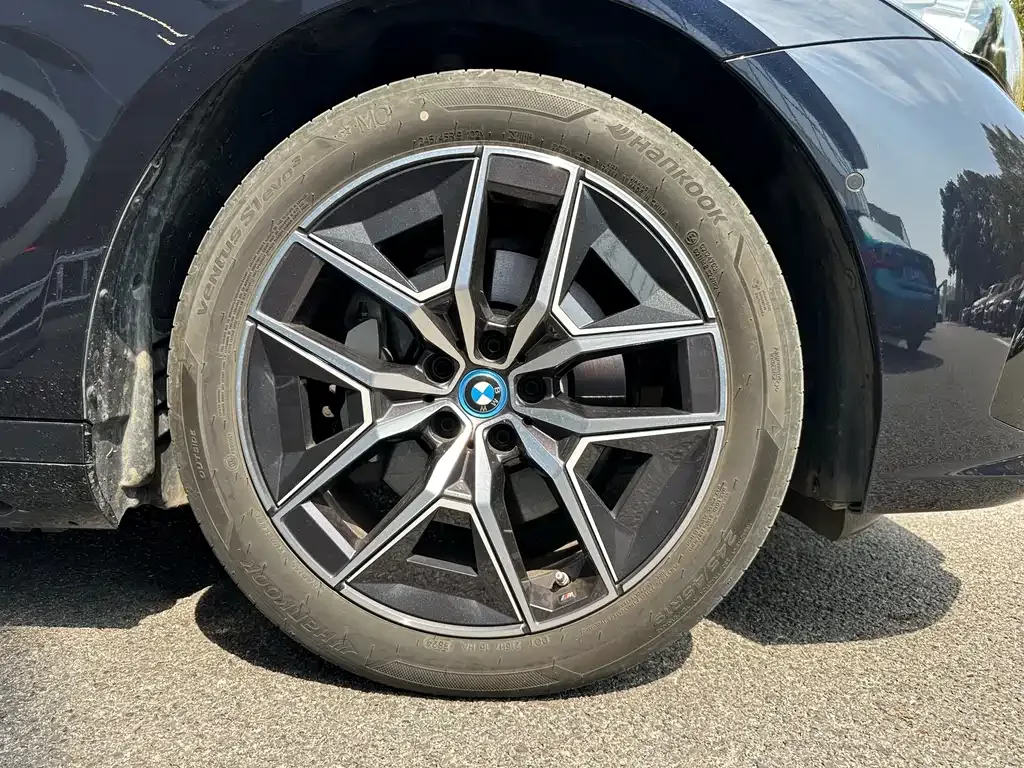 BMW i5 — фото 10