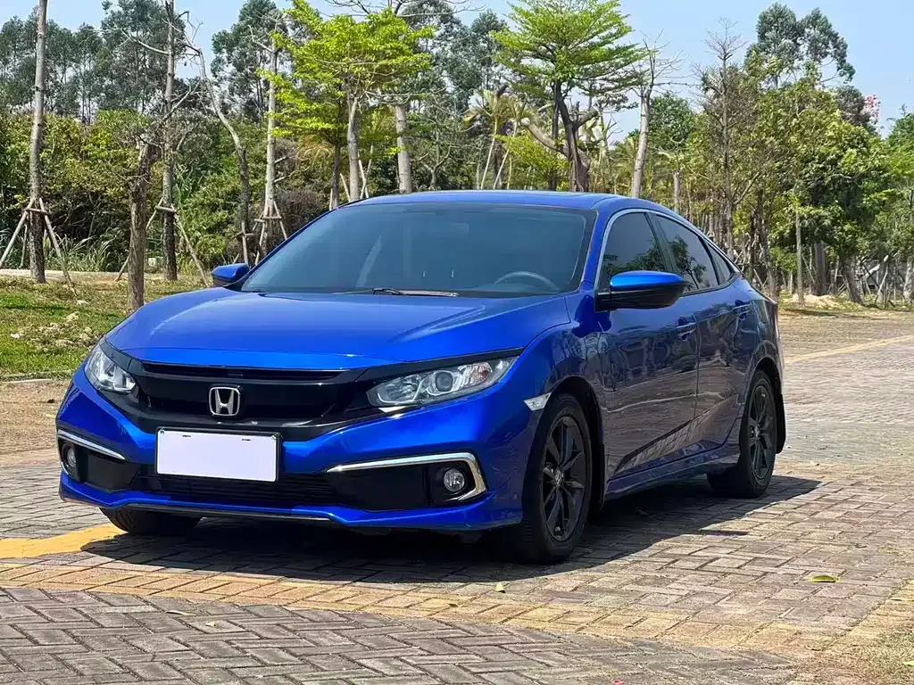 Honda Civic — фото 1