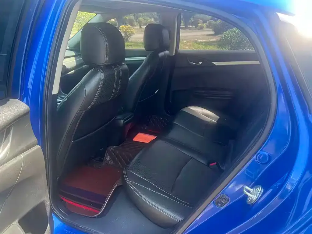 Honda Civic — фото 10