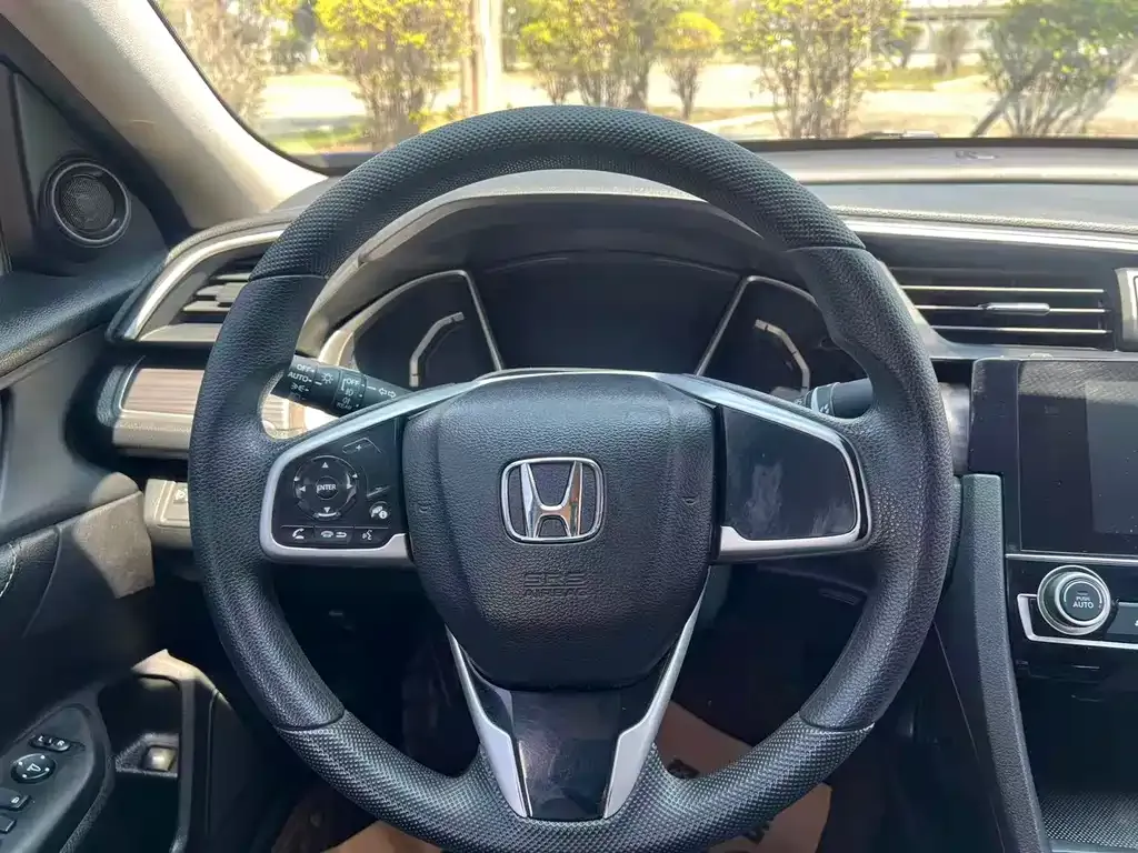 Honda Civic — фото 5