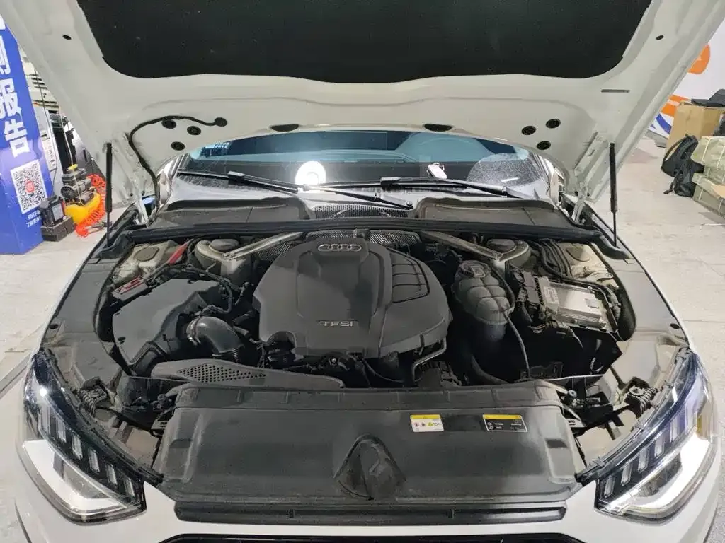 Audi A4L 2022 из CN, фото 4