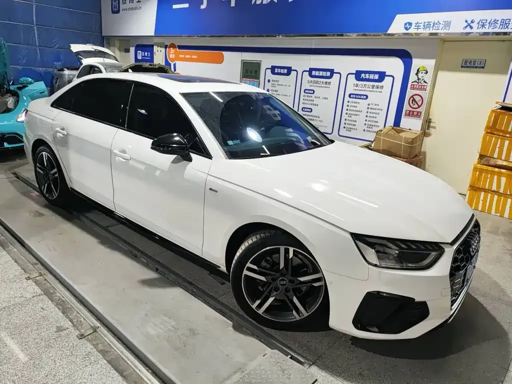 Audi A4L 2022 из CN, фото 6