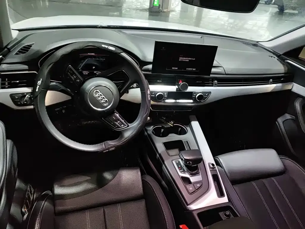 Audi A4L 2022 из CN, фото 3