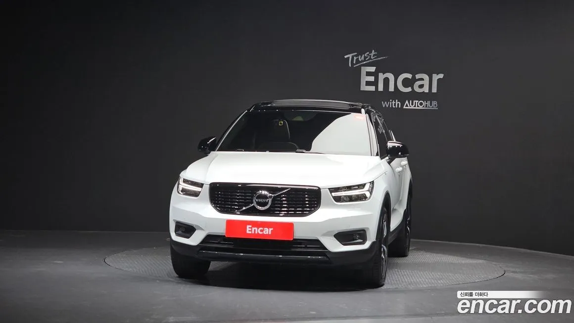 Volvo XC40 — фото 2
