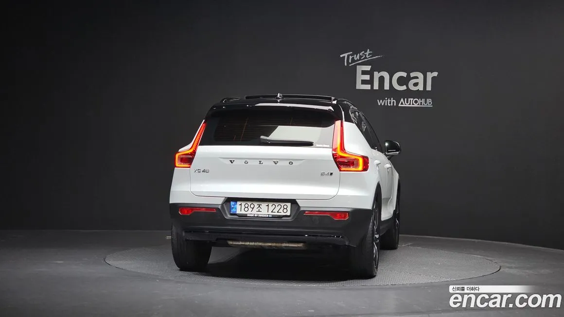 Volvo XC40 — фото 6