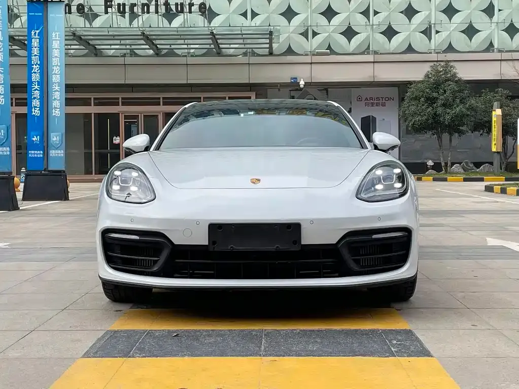 Porsche Panamera Hybrid — фото 1