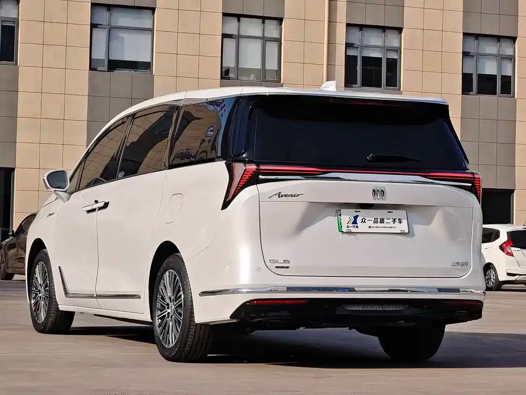 Buick GL8 Hybrid — фото 6