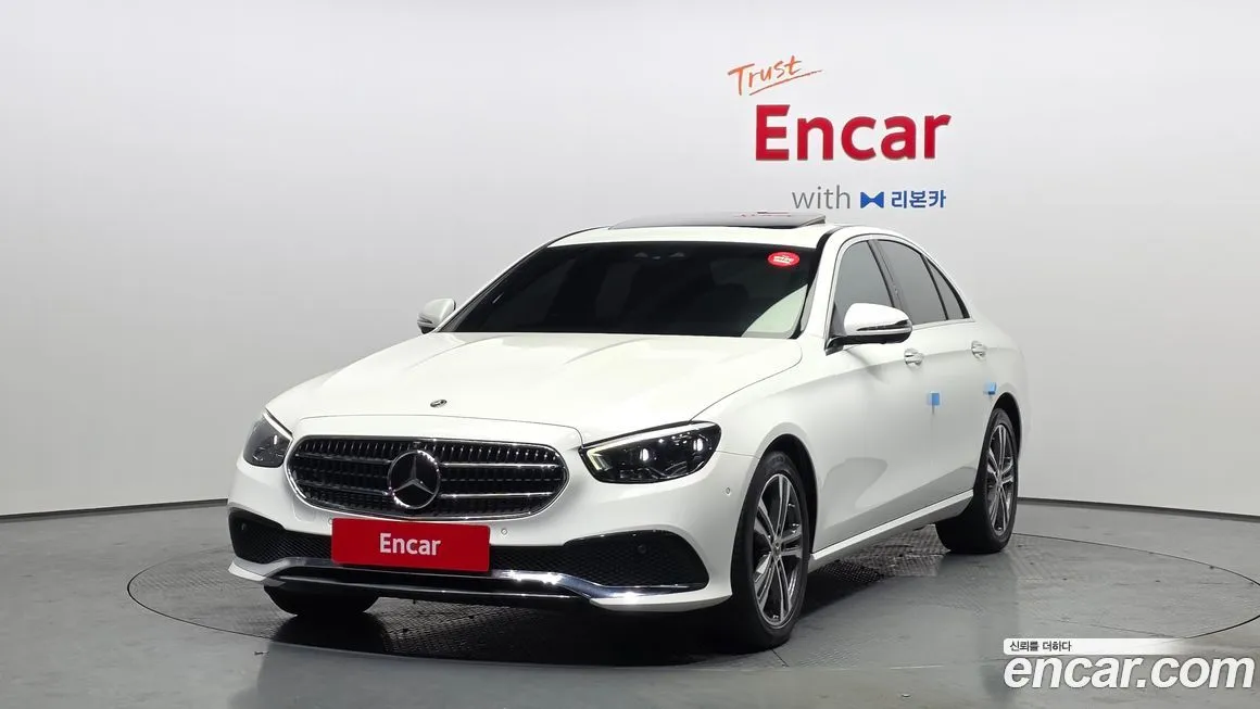 Mercedes-Benz E-Class — фото 1