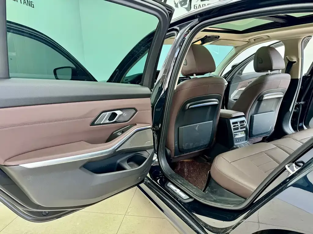 BMW 3 Series 2021 из CN, фото 9