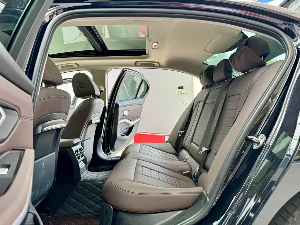 BMW 3 Series 2021 из CN, фото 10
