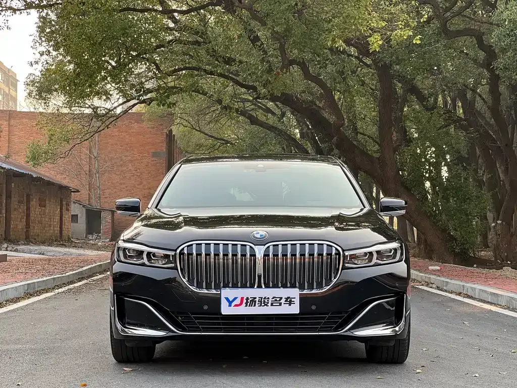 BMW 7 Series — фото 10