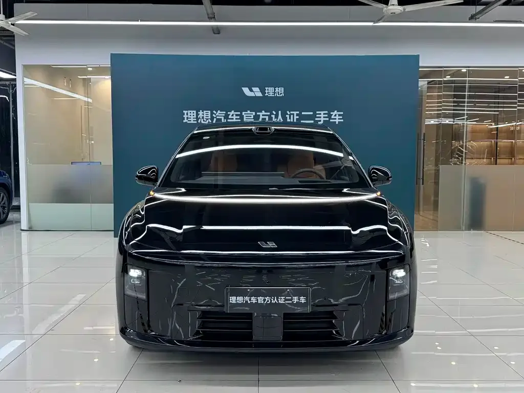 Li Auto i8 — фото 8