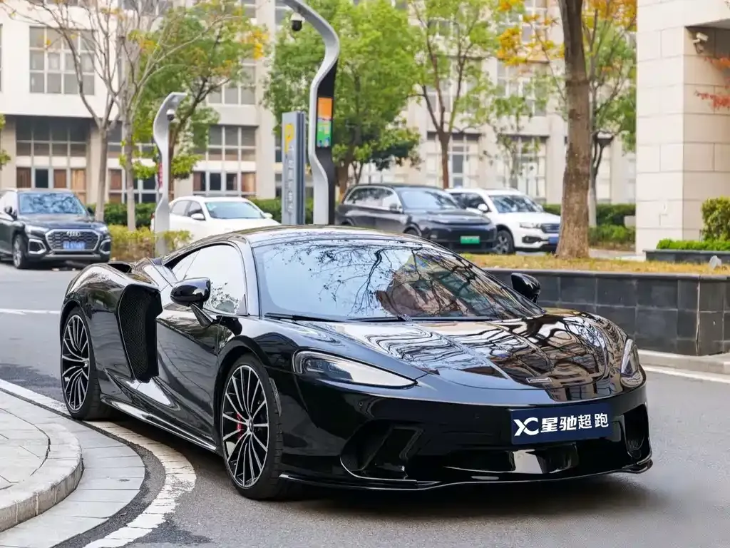 McLaren GT — фото 1