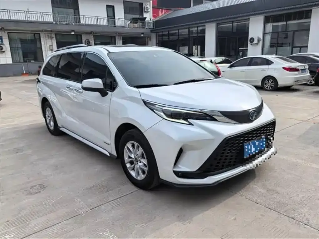 Toyota Granvia 2024 из CN, фото 3