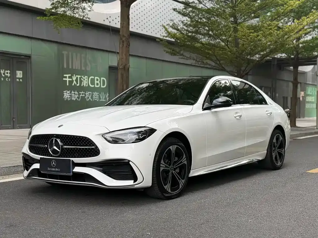 Mercedes-Benz C-Class — фото 1