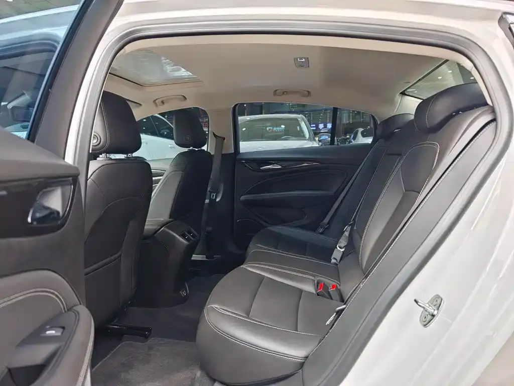 Buick Regal 2023 из CN, фото 7