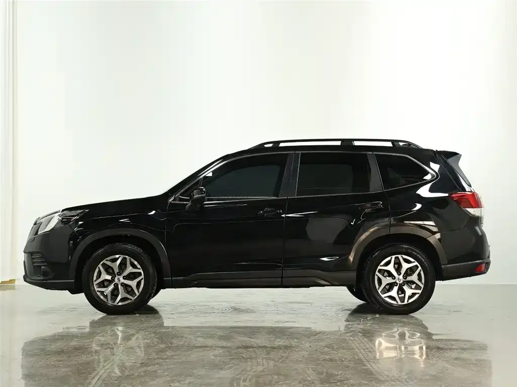 Subaru Forester 2022 из CN, фото 10