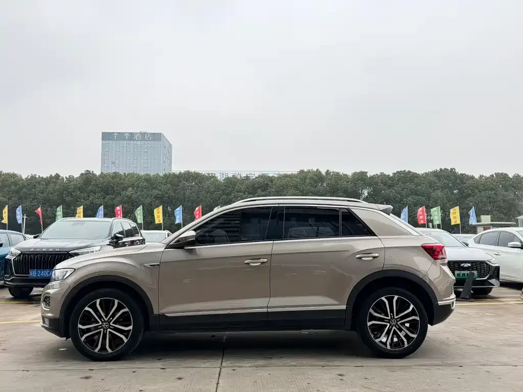 Volkswagen T-Roc — фото 2