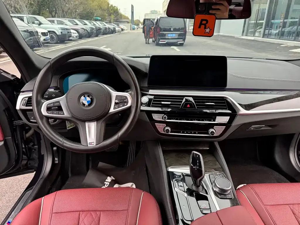 BMW 5 Series — фото 4