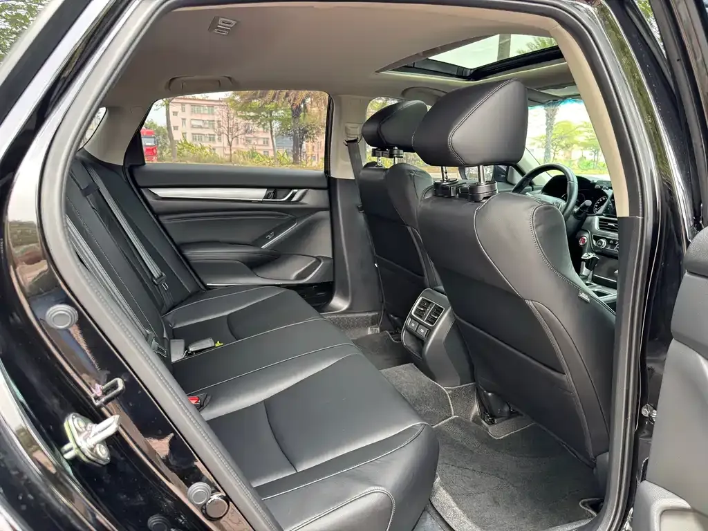 Honda Accord — фото 6