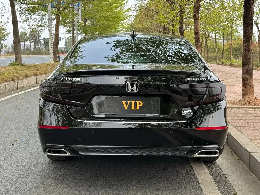 Honda Accord — фото 9