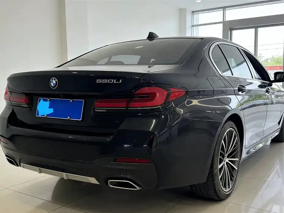 BMW 5 Series — фото 4
