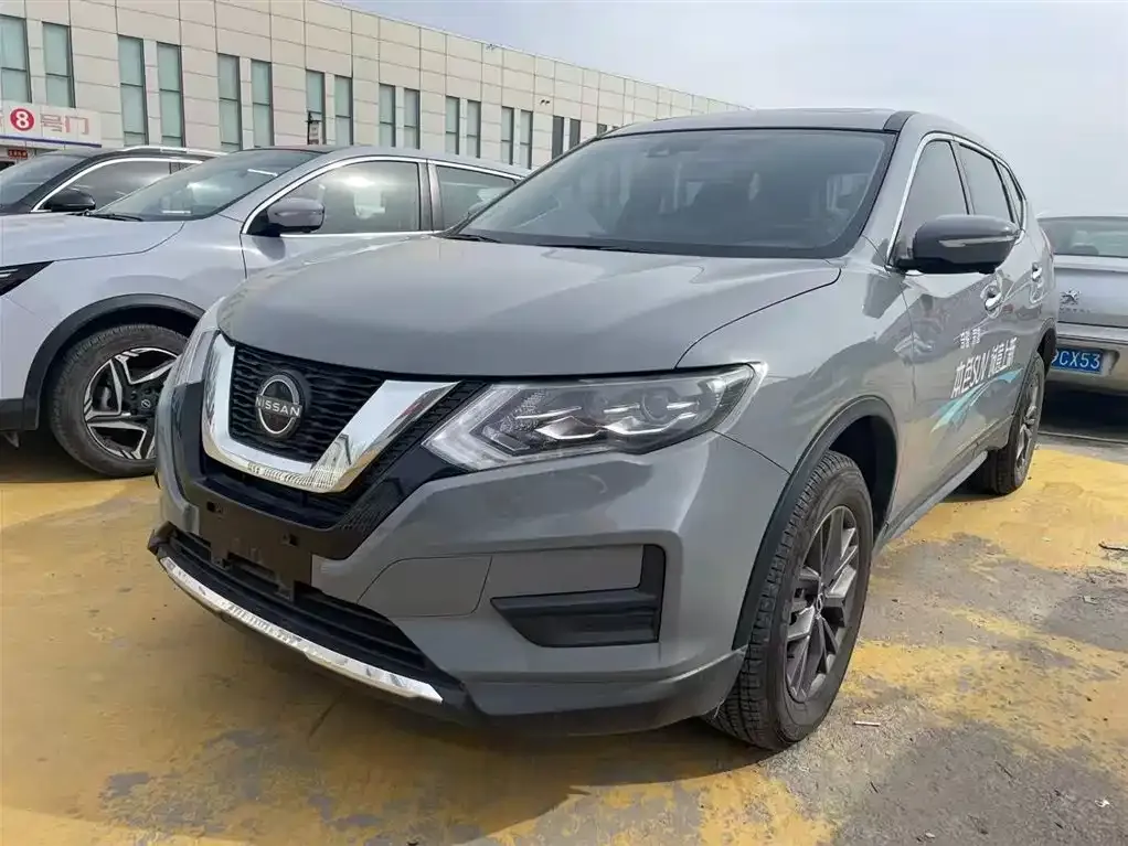 Nissan X-Trail — фото 1