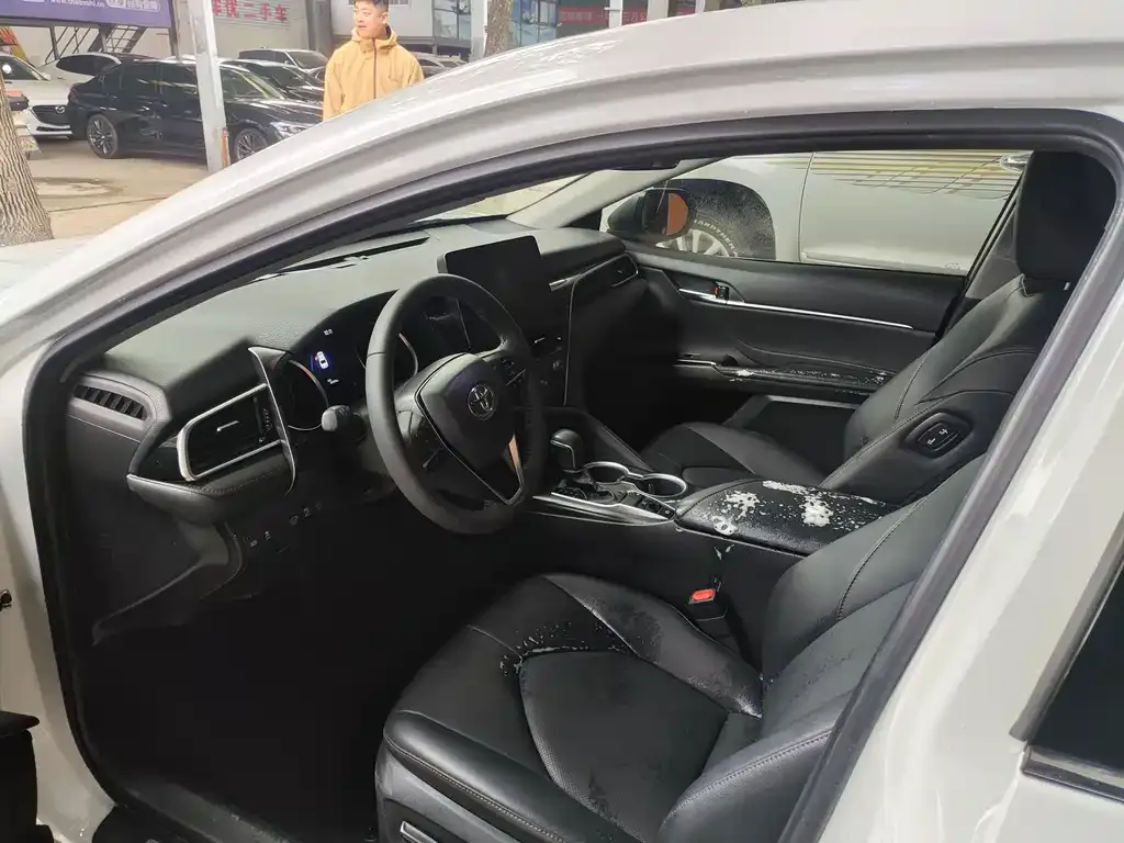 Toyota Camry 2023 из CN, фото 2