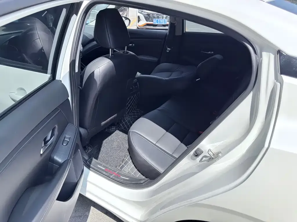 Nissan Sylphy 2023 из CN, фото 2