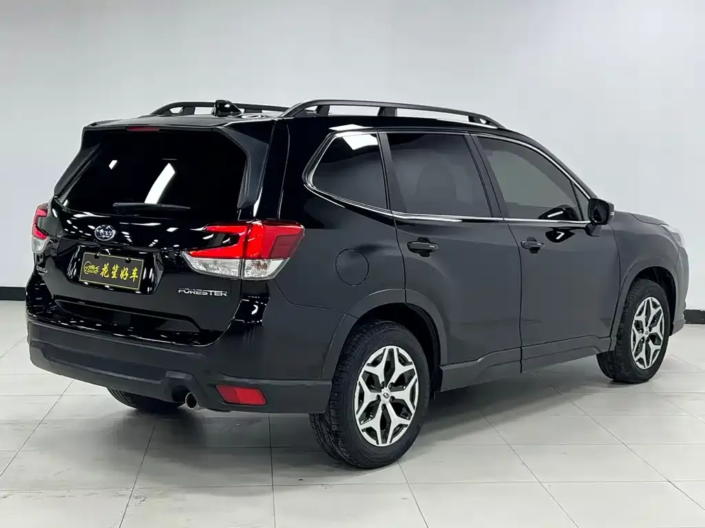 Subaru Forester 2022 из CN, фото 8